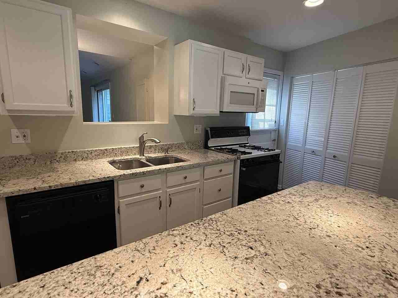 525 7th Ave - Photo 3 of 14