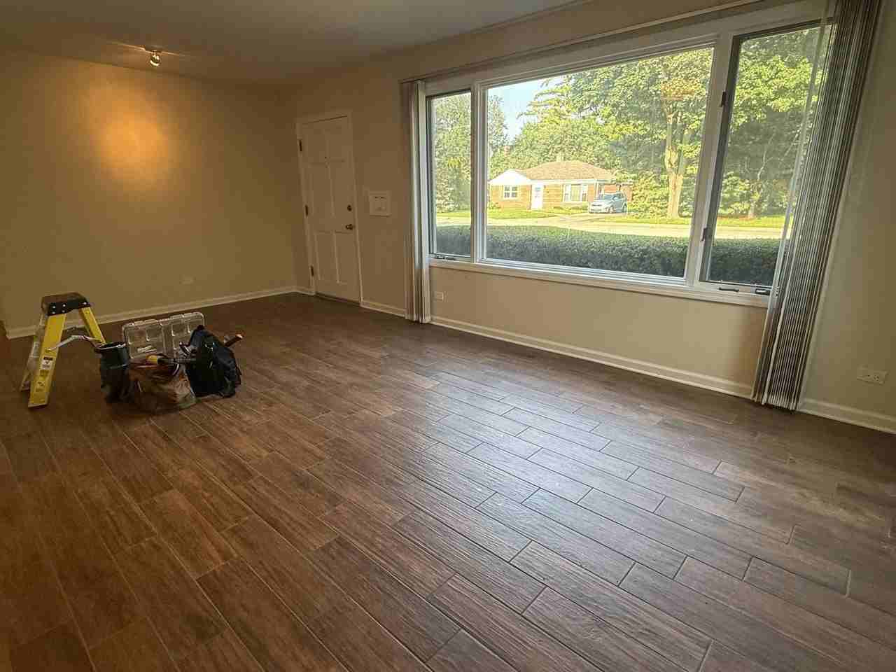 525 7th Ave - Photo 4 of 14