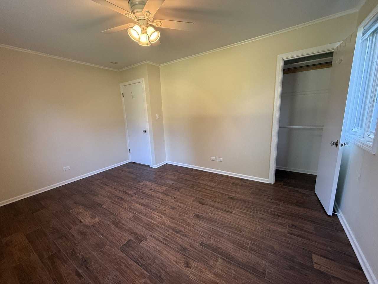 525 7th Ave - Photo 7 of 14