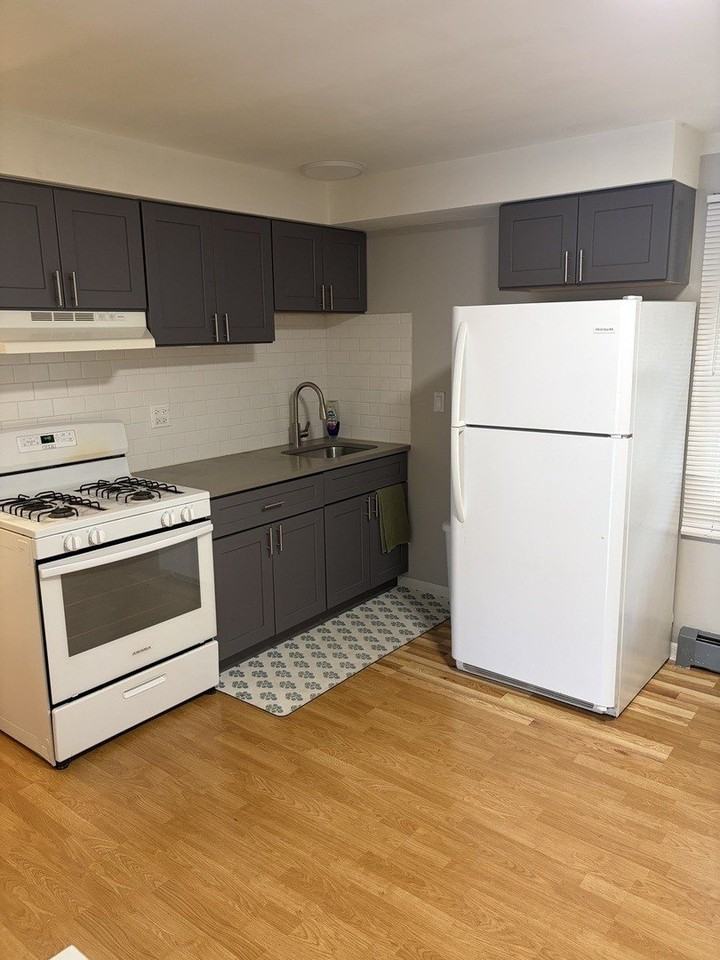 119 Cliff St #2W - Photo 3 of 18