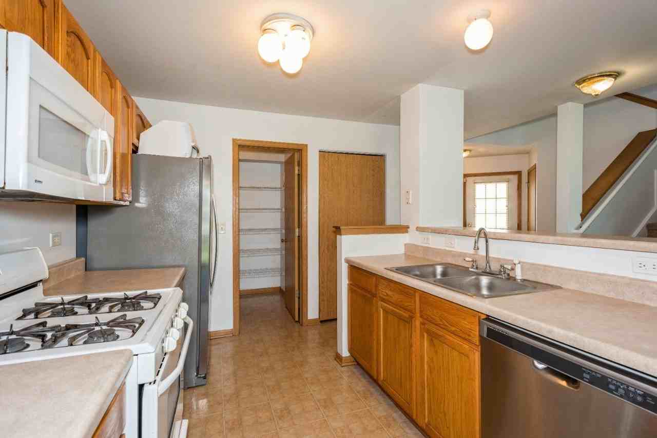 2341 Stoughton Cir #2341 - Photo 3 of 12