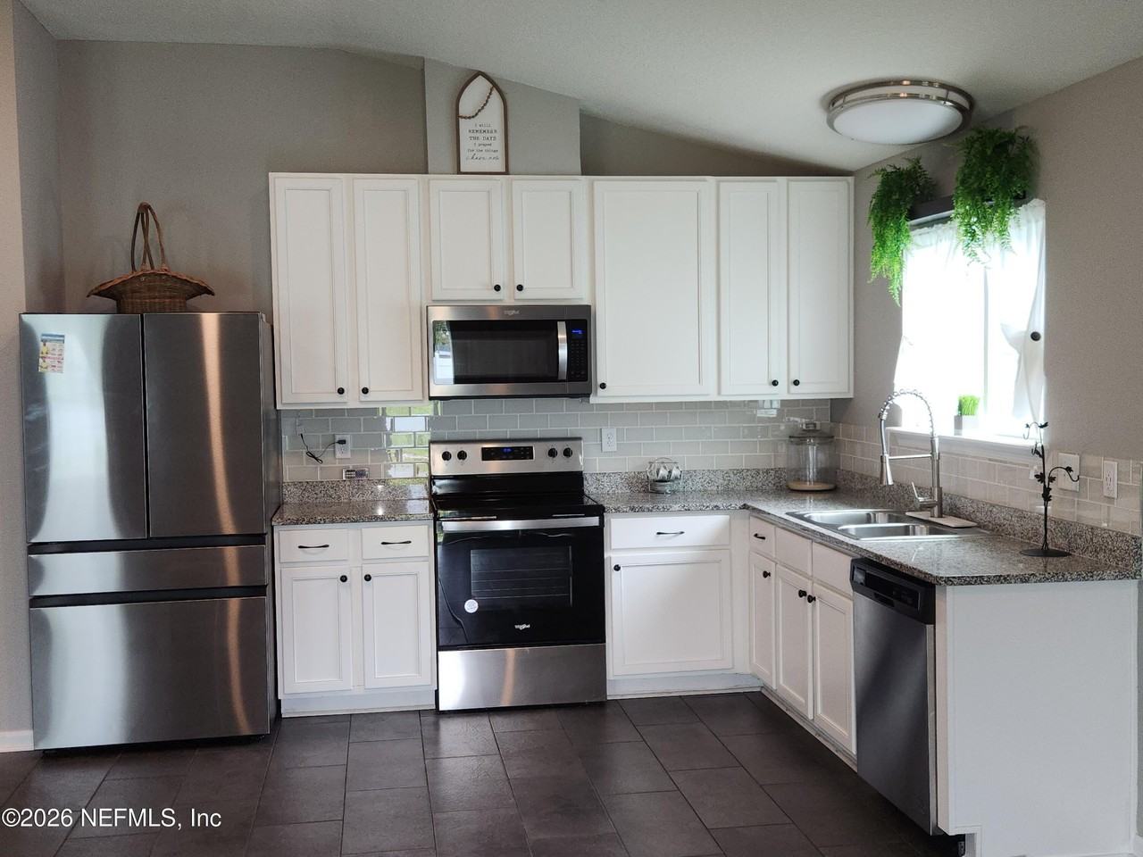 11486 Tiburon Dr - Photo 2 of 30