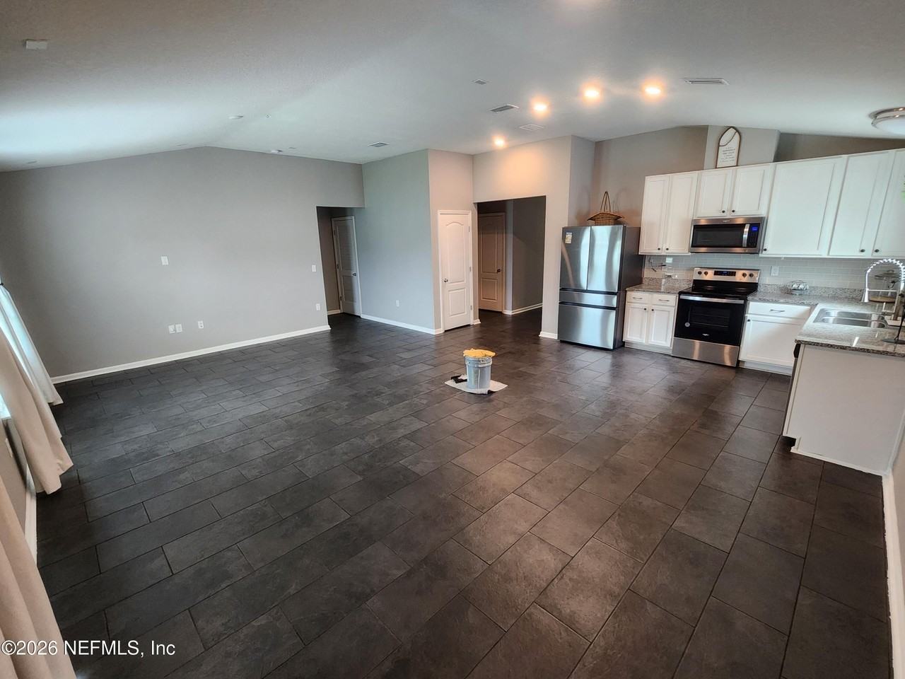 11486 Tiburon Dr - Photo 3 of 30