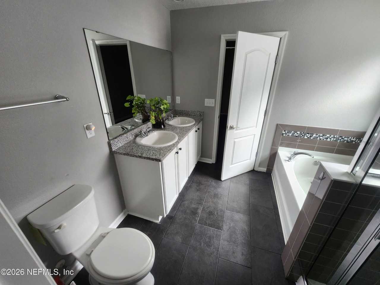 11486 Tiburon Dr - Photo 7 of 30