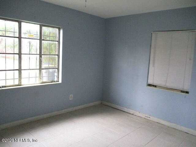 3015 Phyllis St - Photo 4 of 5