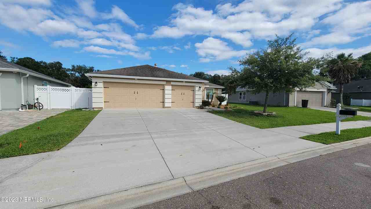 2735 Woodsdale Dr - Photo 2 of 37