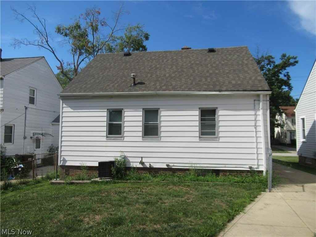 11901 Wayland Ave - Photo 4 of 27