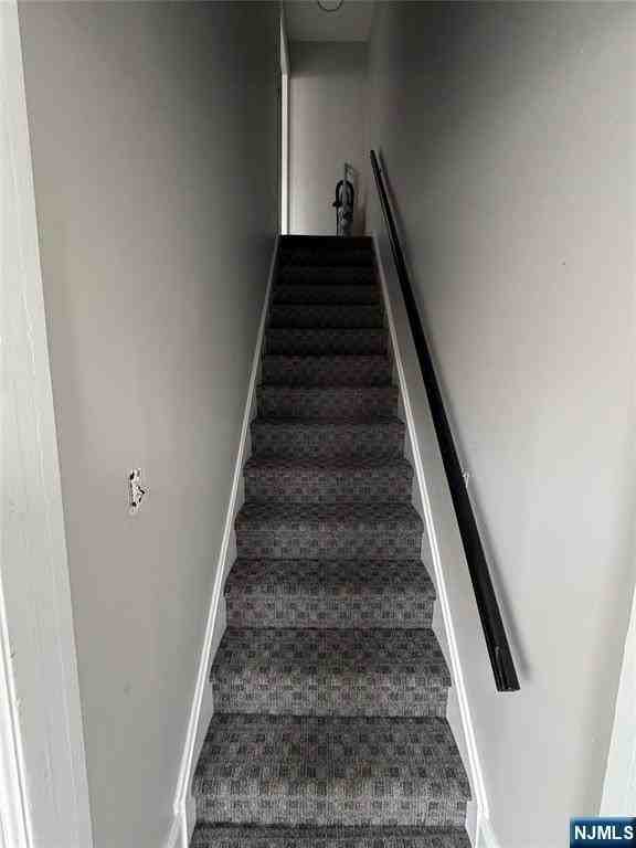 60 Hazelton St - Photo 2 of 16