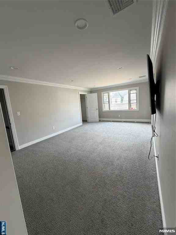 60 Hazelton St - Photo 4 of 16