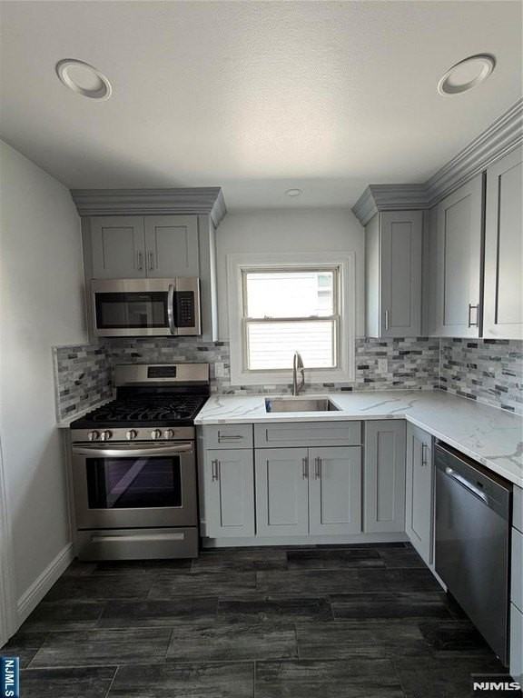60 Hazelton St - Photo 6 of 16