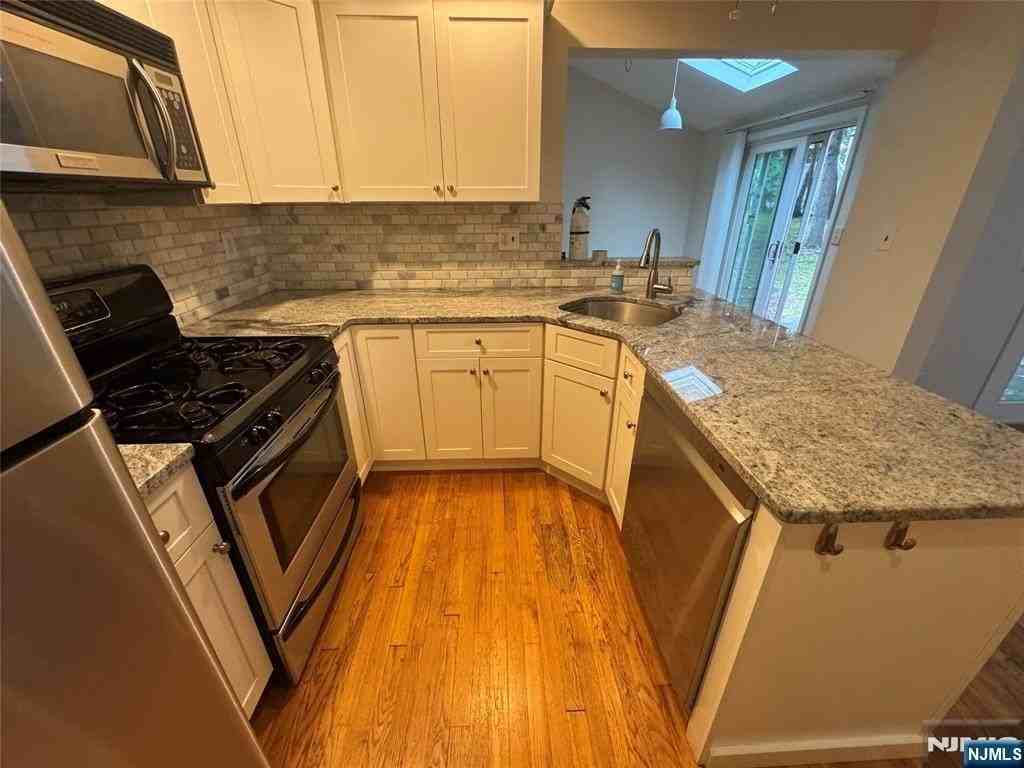 15 Woodland Rd - Photo 5 of 12