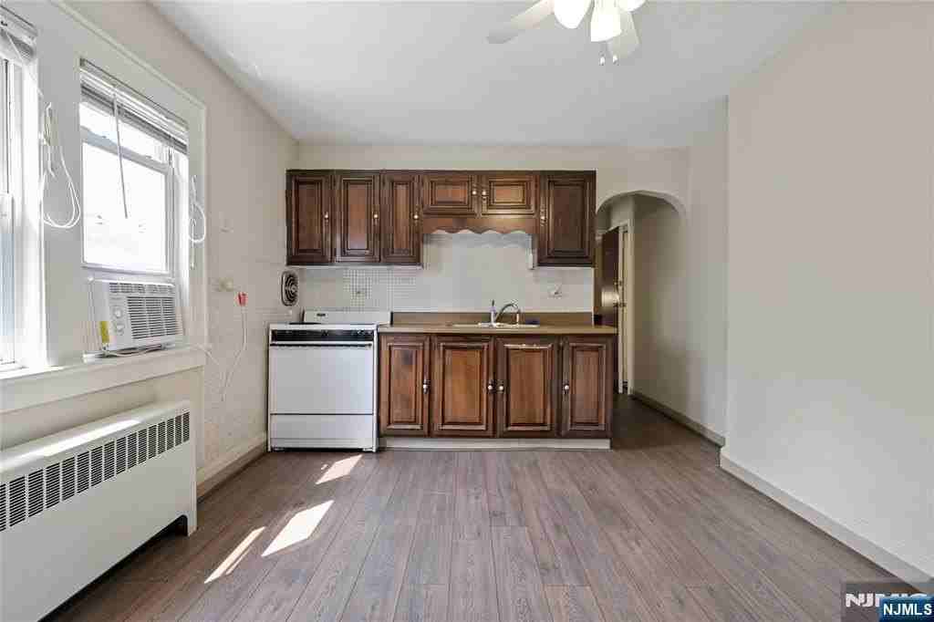 124 Weinmanns Blvd #2 - Photo 4 of 13