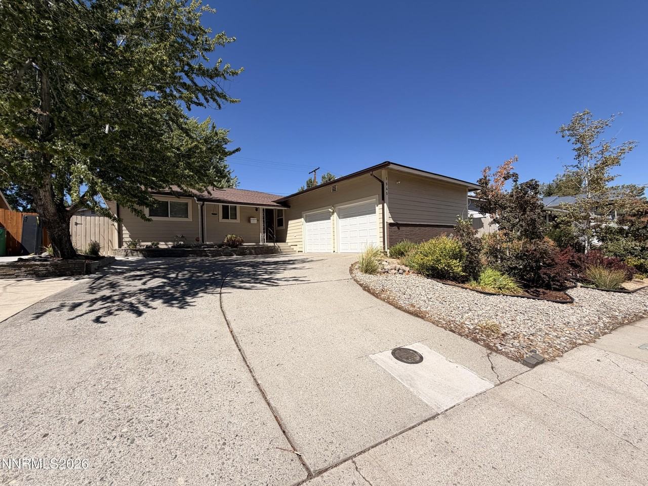 1545 Elizabeth St - Photo 2 of 20