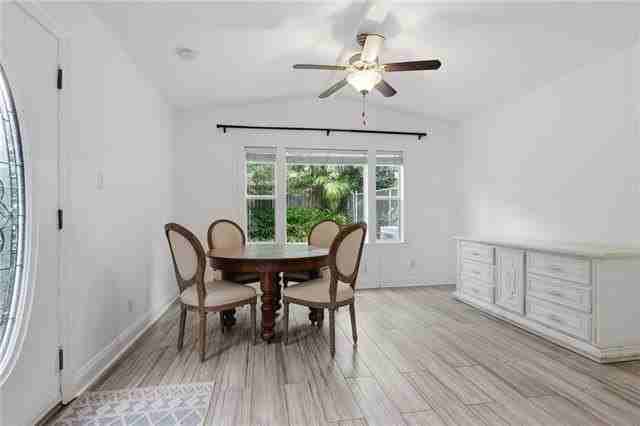 3808 Octavia St - Photo 4 of 16