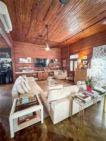 642 N Hennessey St - Photo 5 of 9