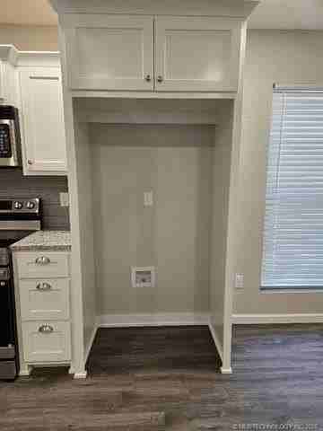 517 N Main St #1-2 - Photo 5 of 12