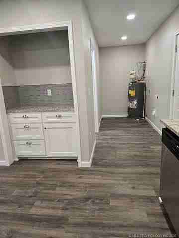 517 N Main St #1-2 - Photo 7 of 12