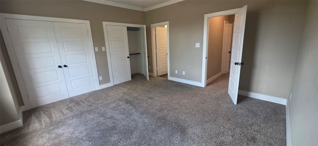 1705 Ash Crescent St - Photo 5 of 13