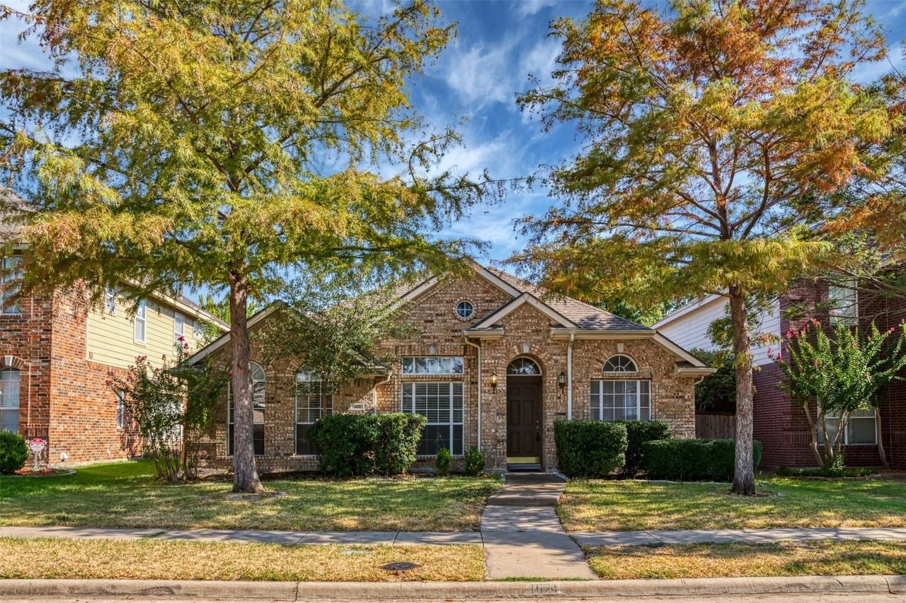 1621 Oak Brook Ln - Photo 2 of 34