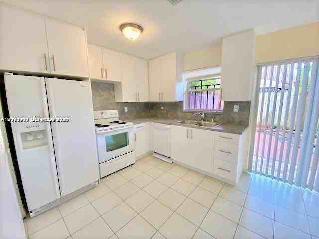 6275 Sw 130th Ave - Photo 3 of 8