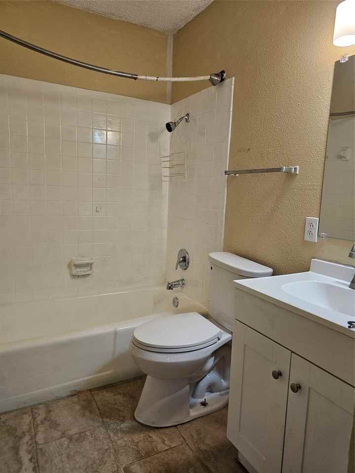 5604 Macarthur Dr - Photo 2 of 7