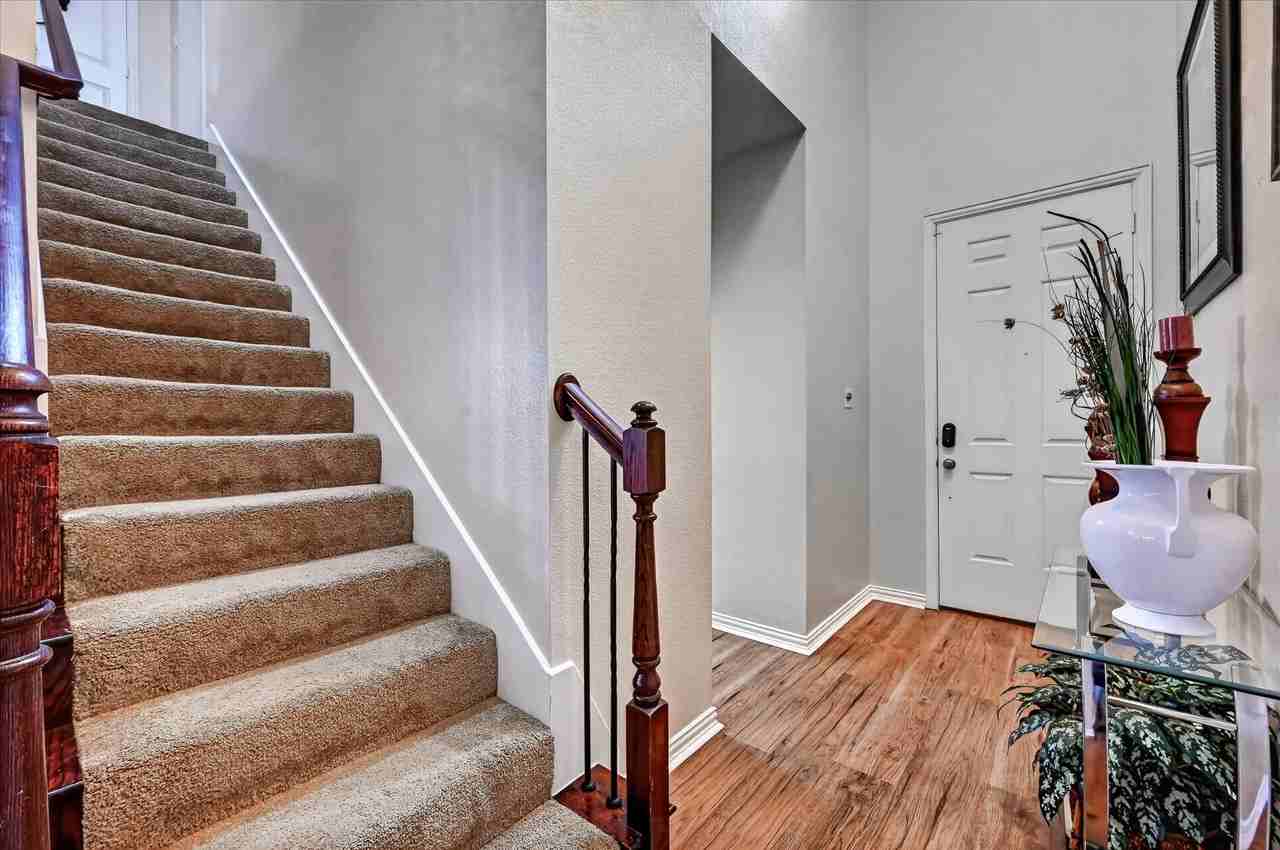 363 Teague Dr - Photo 2 of 25