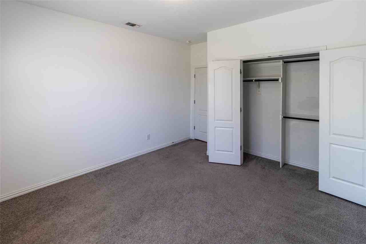 5613 Breezy Dr - Photo 7 of 22