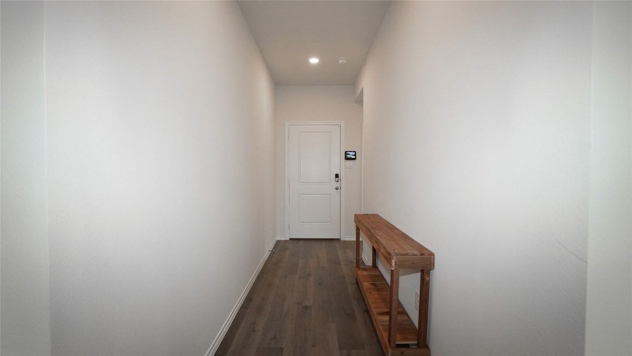 211 Wrought Iron Dr - Photo 4 of 23