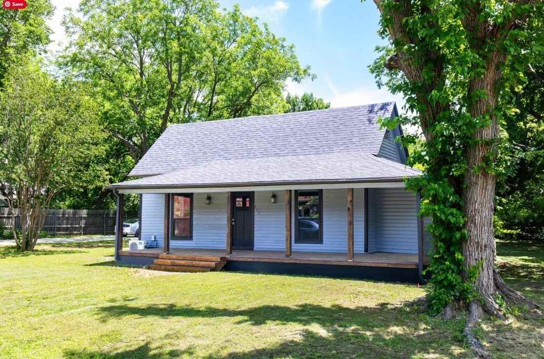 223 E Shreveport St - Photo 2 of 18