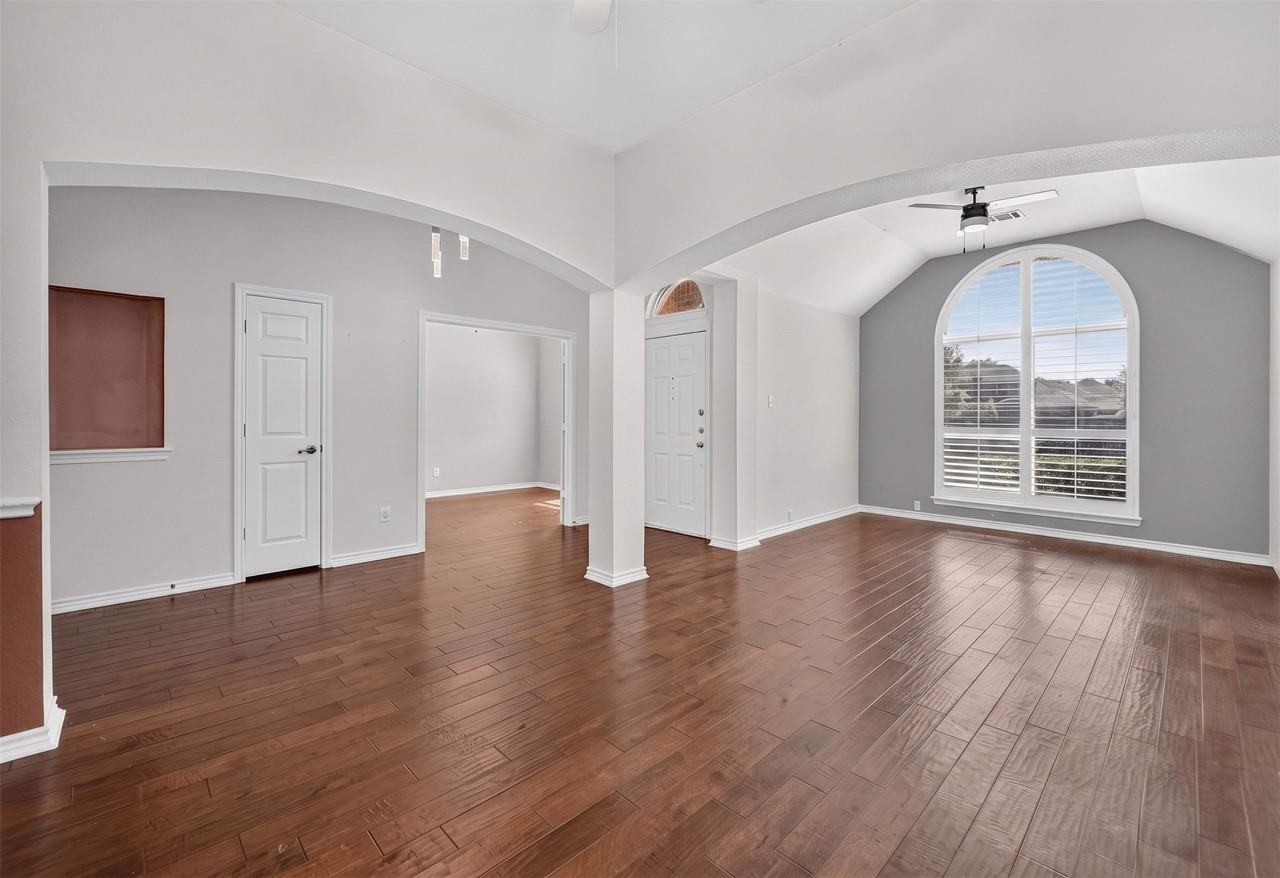 1904 Bluffview Ct - Photo 6 of 31