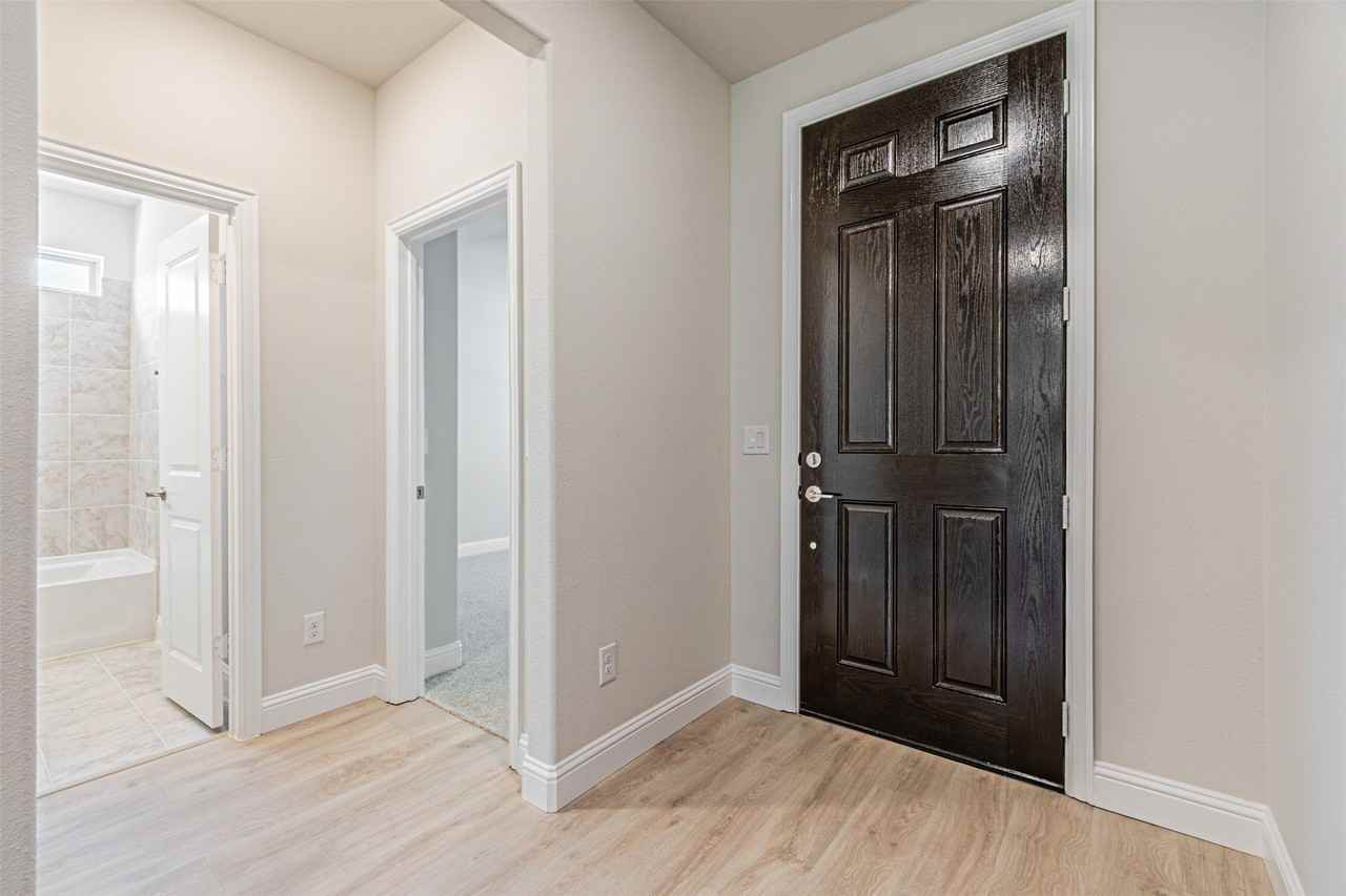 14429 McClint Street - Photo 5 of 37