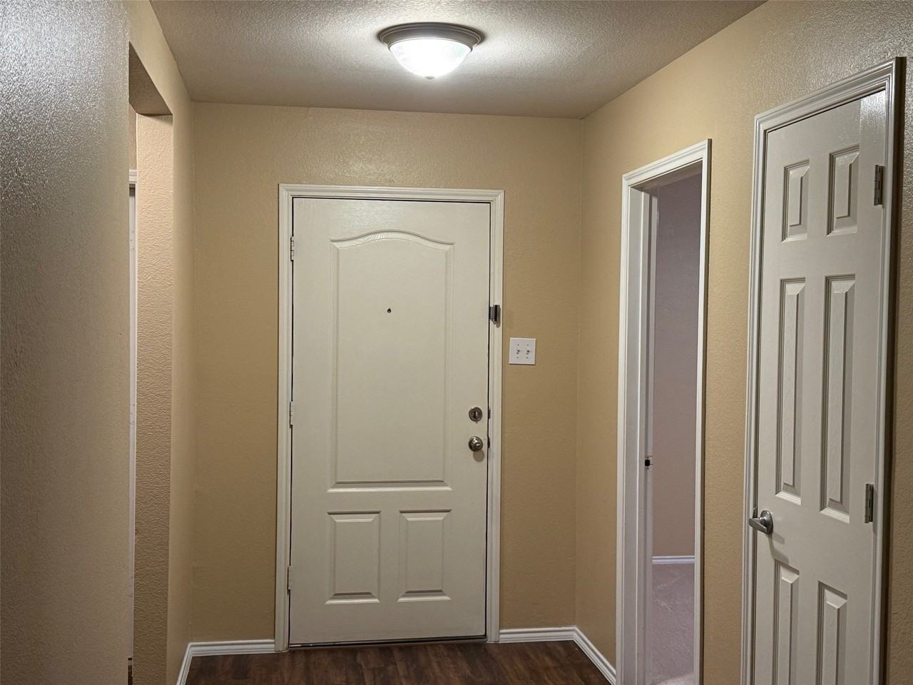 9928 Southgate Dr - Photo 5 of 30