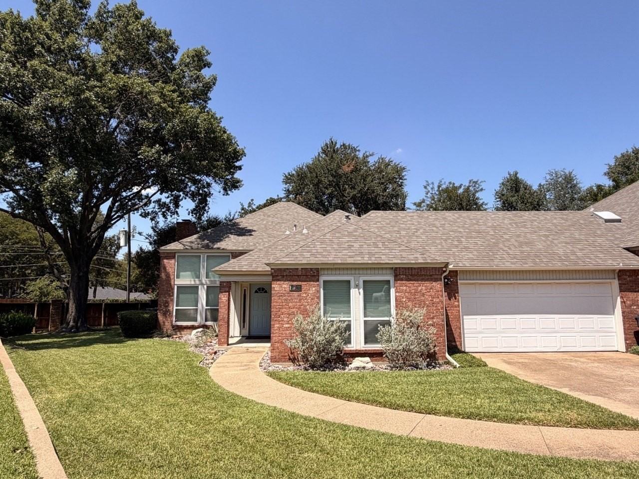 2024 N Saint Andrews Ct - Photo 2 of 30