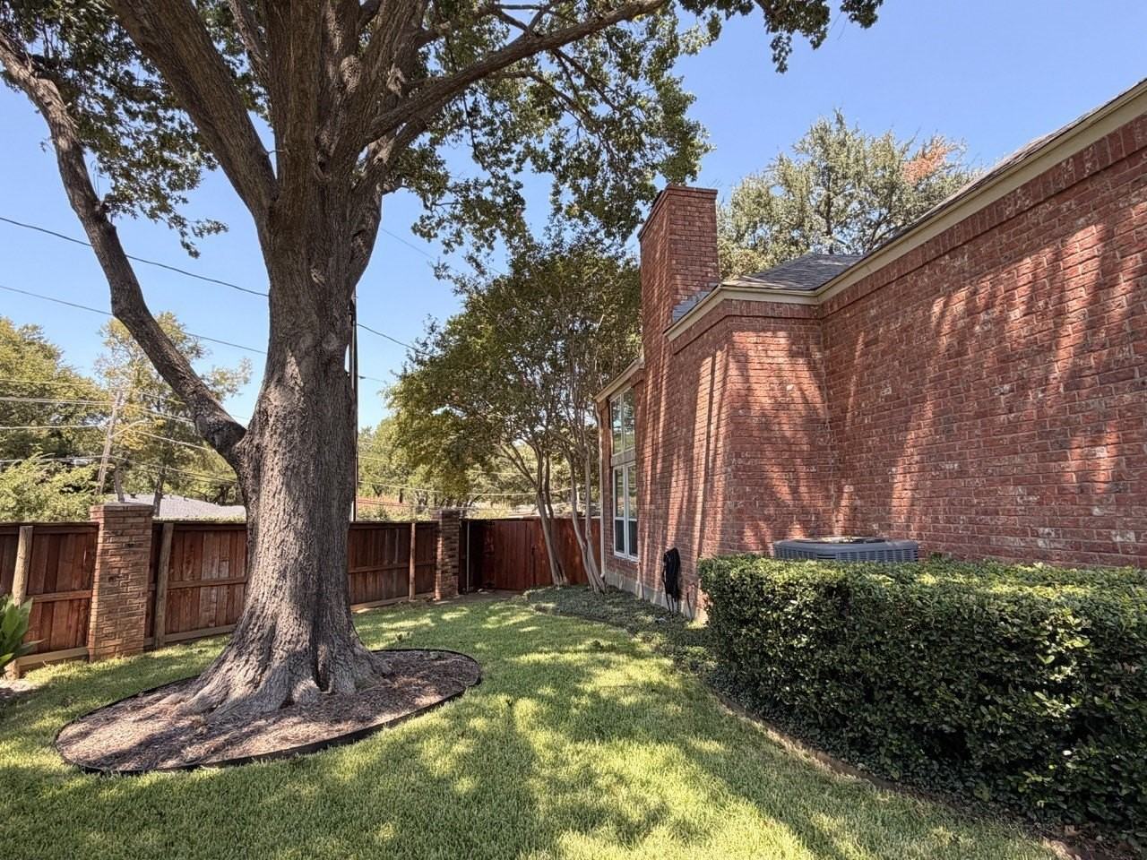 2024 N Saint Andrews Ct - Photo 4 of 30
