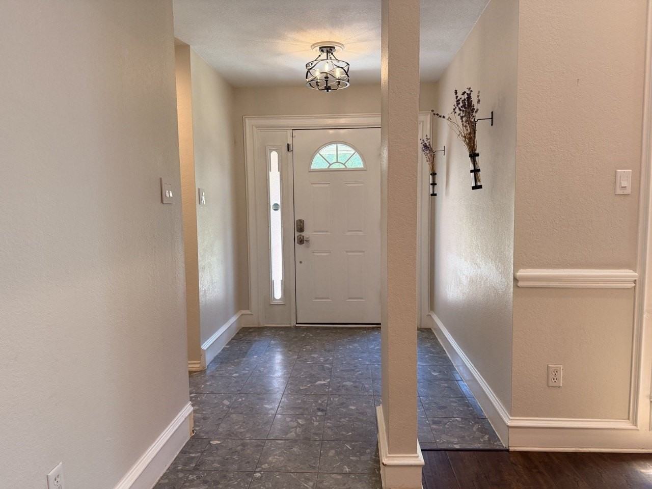 2024 N Saint Andrews Ct - Photo 5 of 30