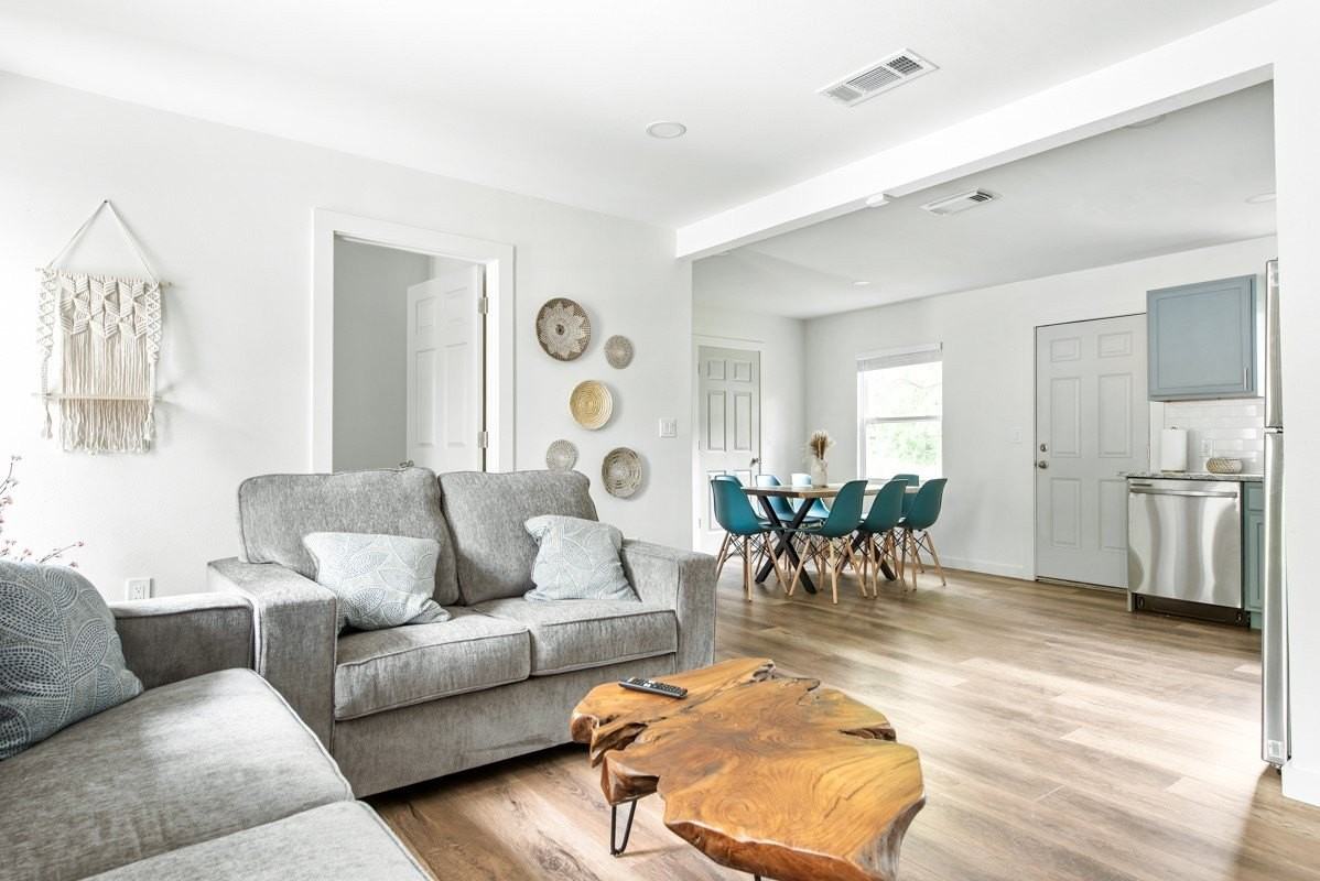 2321 Muret St - Photo 5 of 26