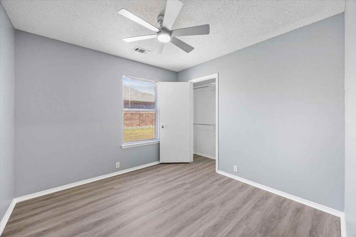 1506 Waters Edge Dr - Photo 6 of 26