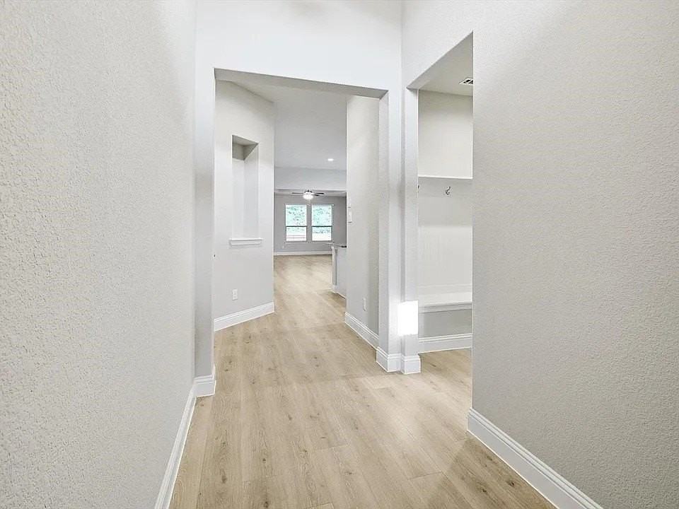 2169 Knightsbridge Rd - Photo 2 of 14
