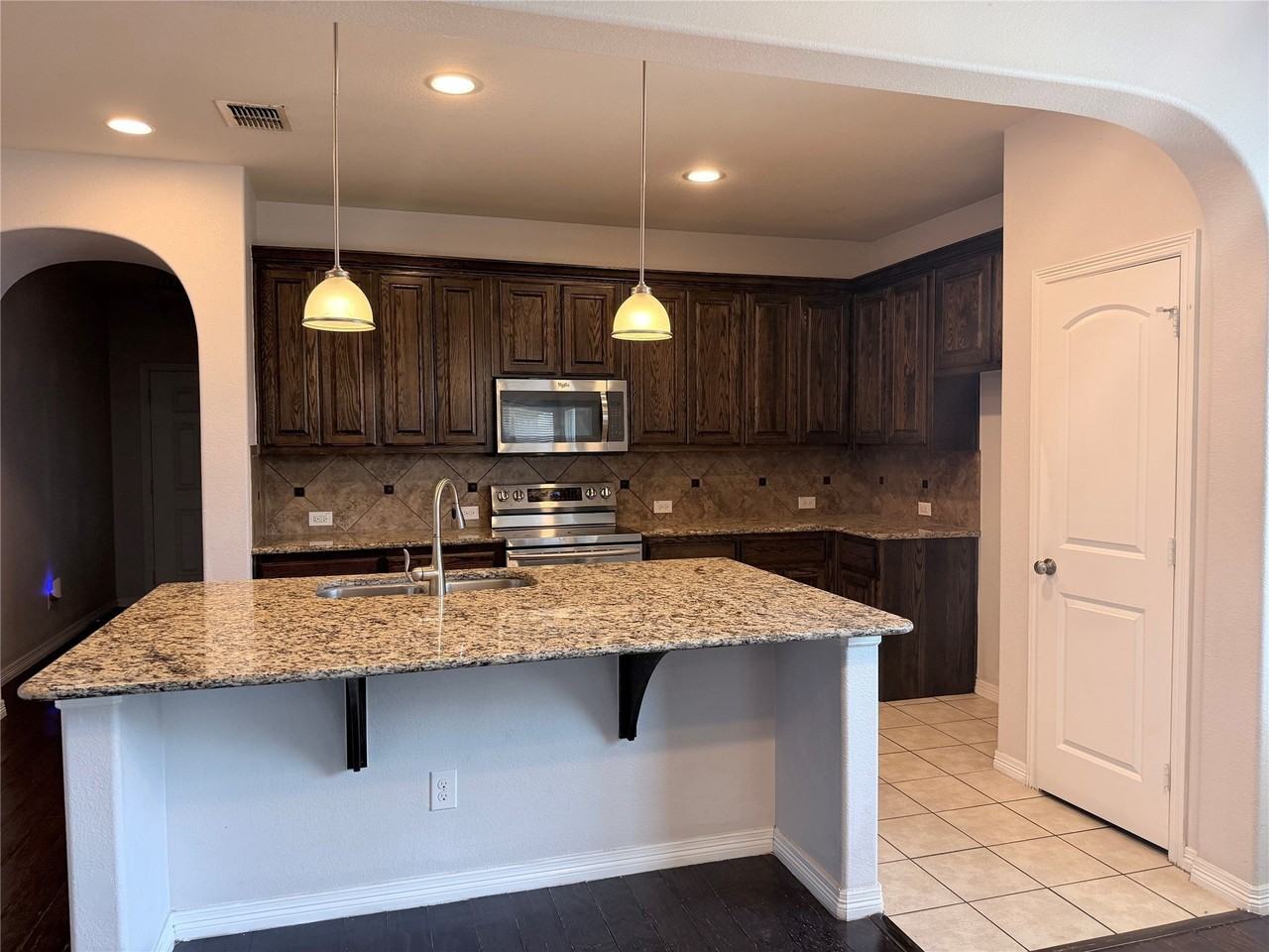 9251 Water Oak Dr - Photo 2 of 19
