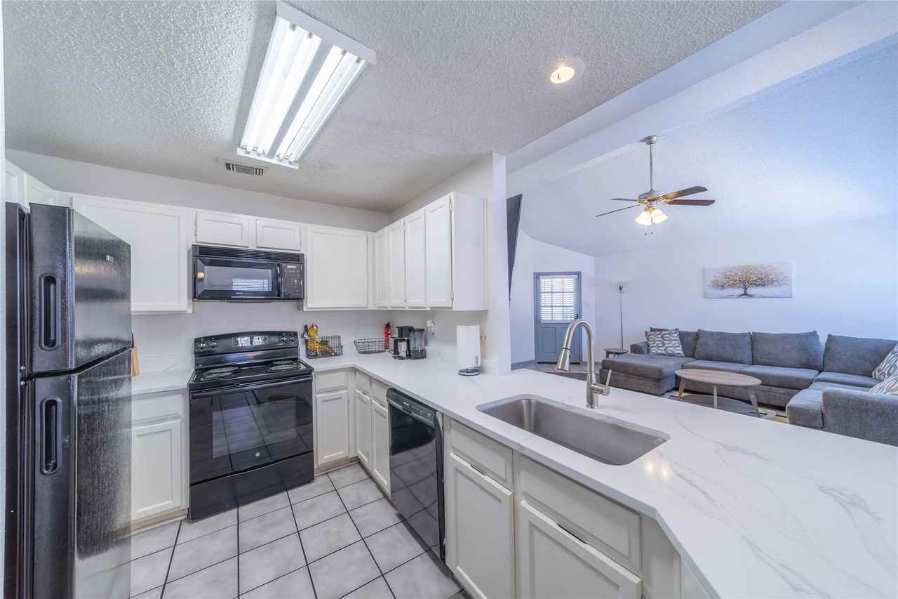 562 Stringfellow Dr - Photo 6 of 20