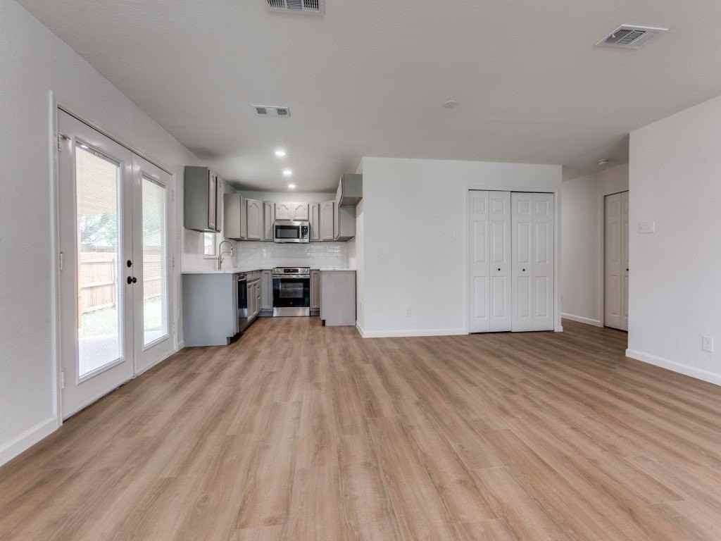 2032 Meadfoot Rd - Photo 5 of 17