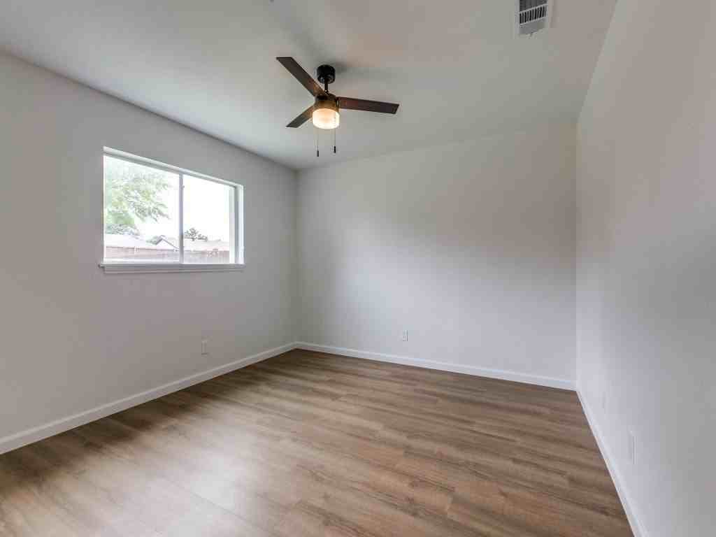 2032 Meadfoot Rd - Photo 7 of 17
