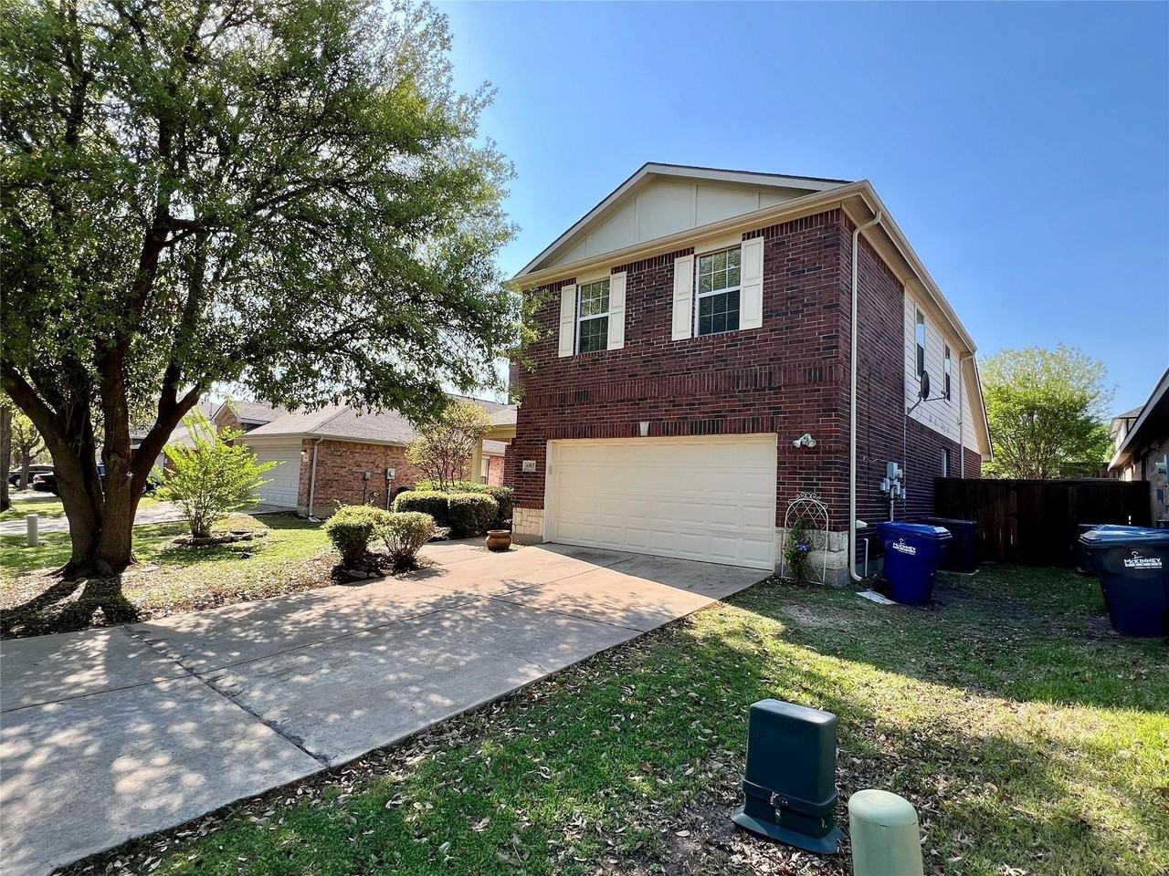 6917 Red Bluff Dr - Photo 4 of 27