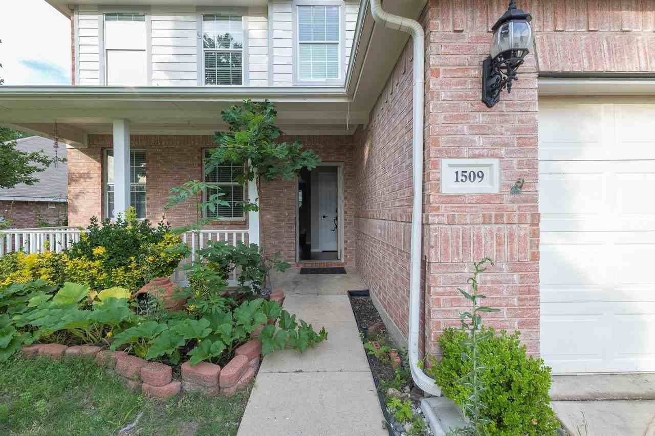 1509 Heron Dr - Photo 2 of 37