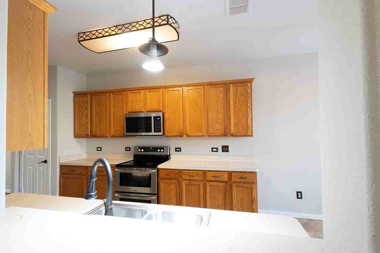1509 Heron Dr - Photo 5 of 37