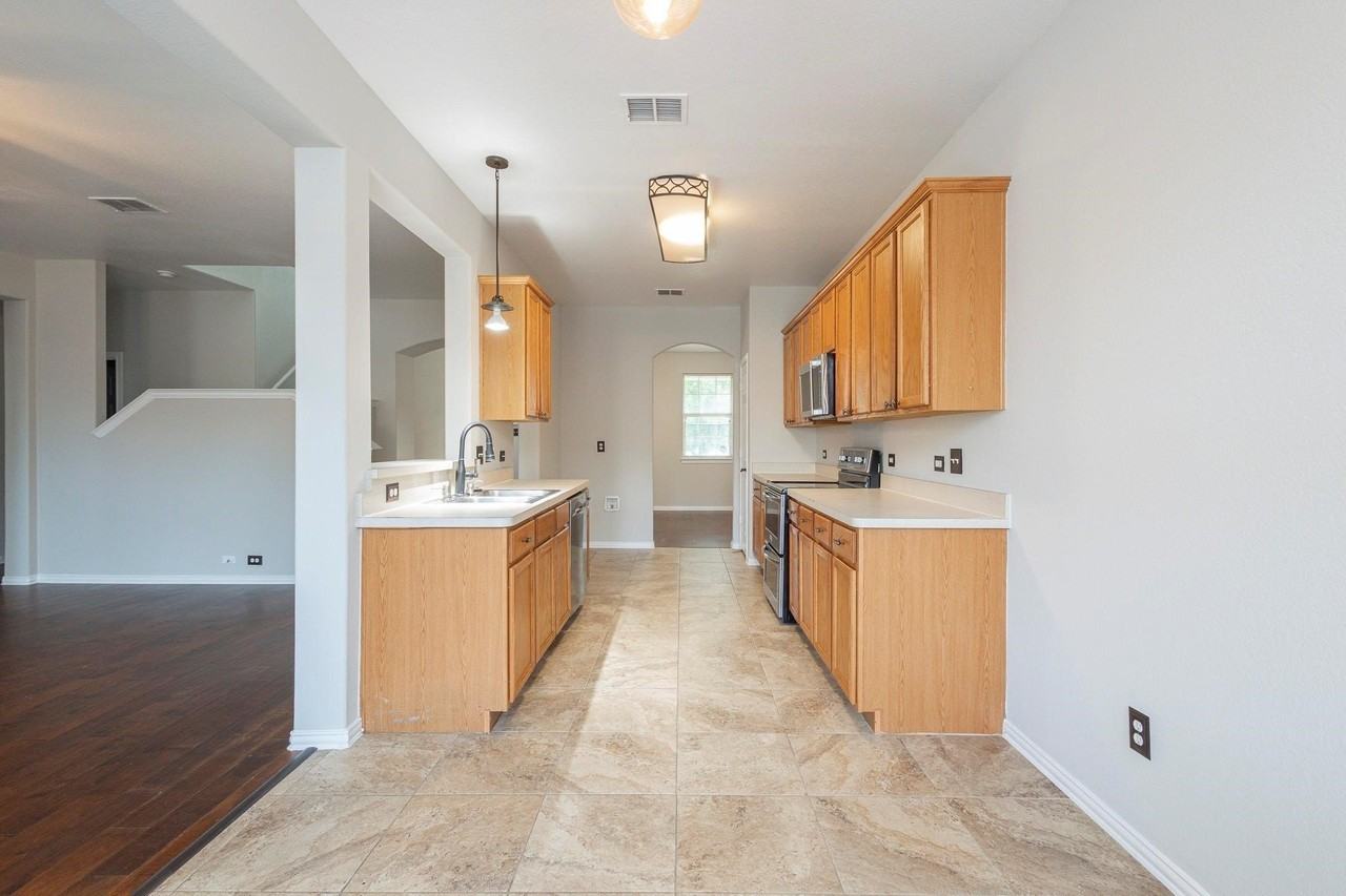 1509 Heron Dr - Photo 6 of 37