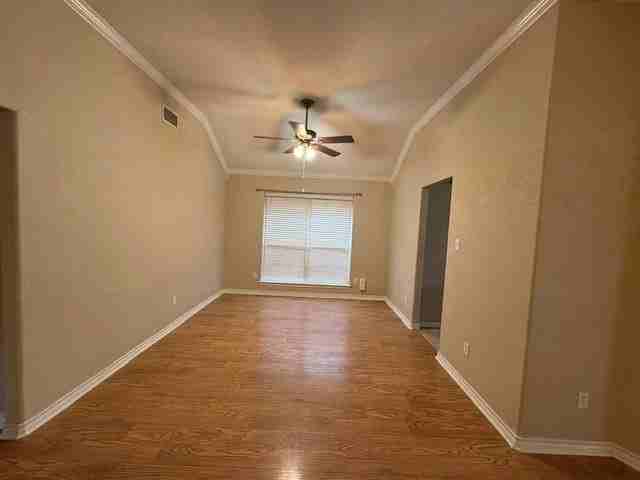 5402 Willow View Rd - Photo 4 of 16