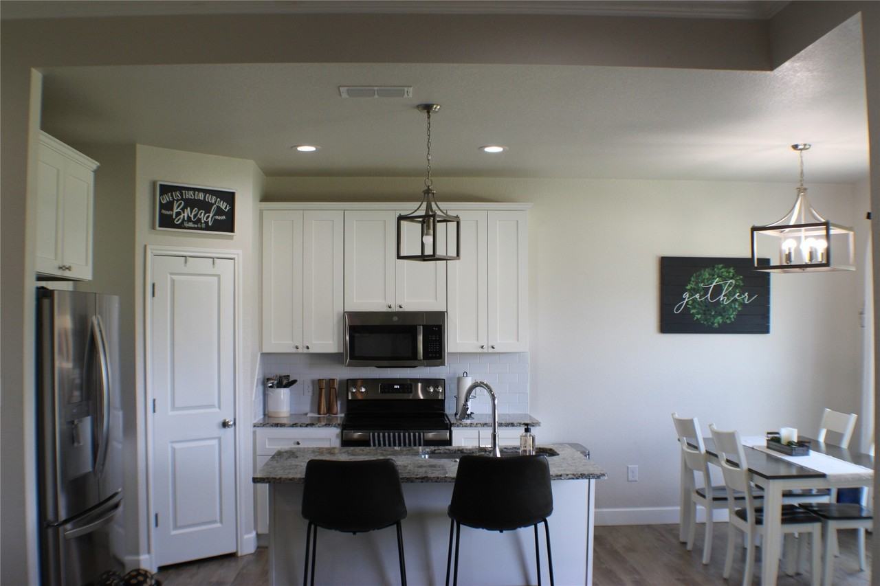244 Evening Shade Ln - Photo 4 of 25