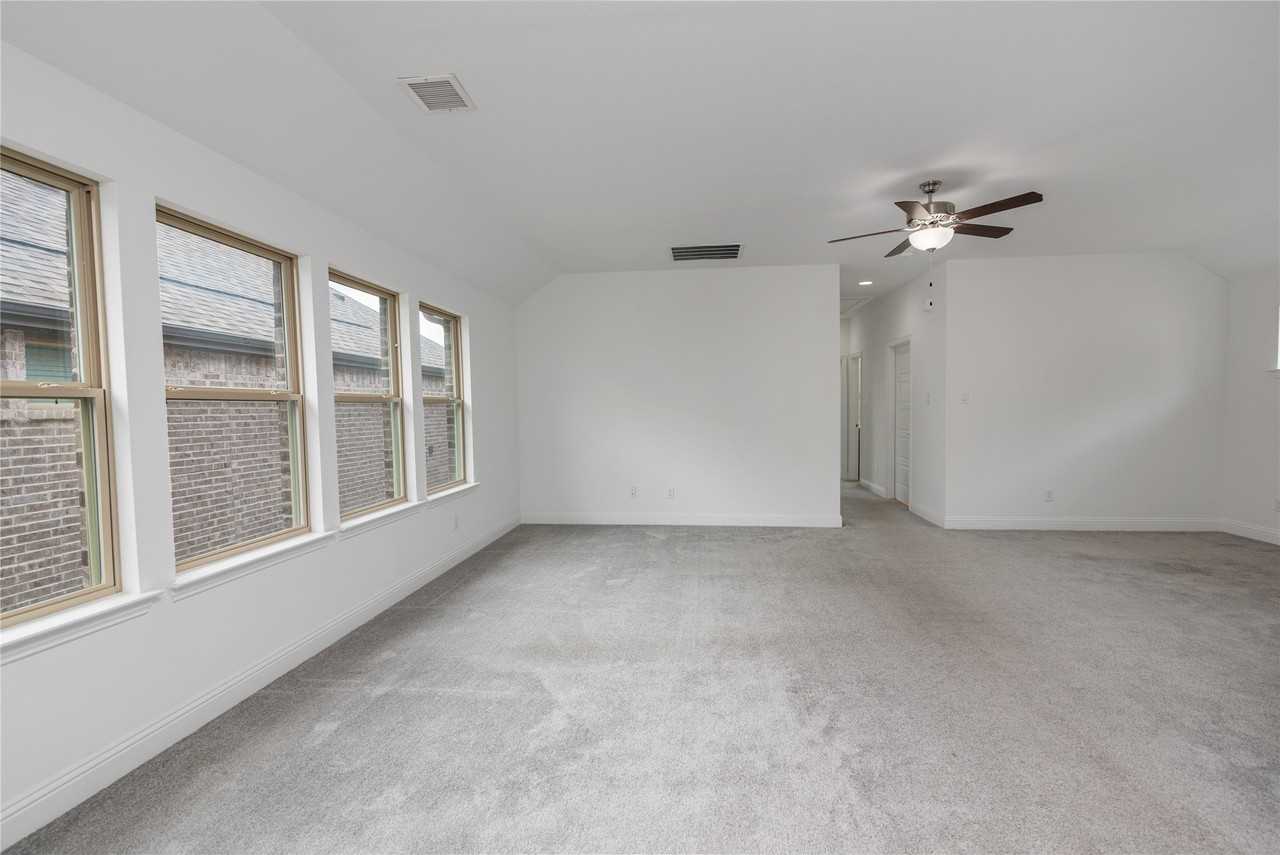 7632 Regal Ln - Photo 6 of 13