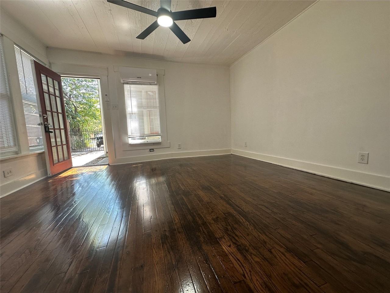 4617 Gaston Ave #A - Photo 5 of 25